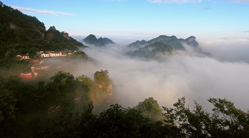 仙居（作者：胡宏坤；；；；；；；拍摄地址：休宁县齐云山镇齐云山村；；；；；；；联系电话：18955966555；；；；；；；联系地址：休宁县工商局）.jpg
